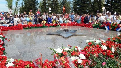 Ветеранов ВОВ и тружеников тыла поздравил с Днем Победы Владимир Новожилов